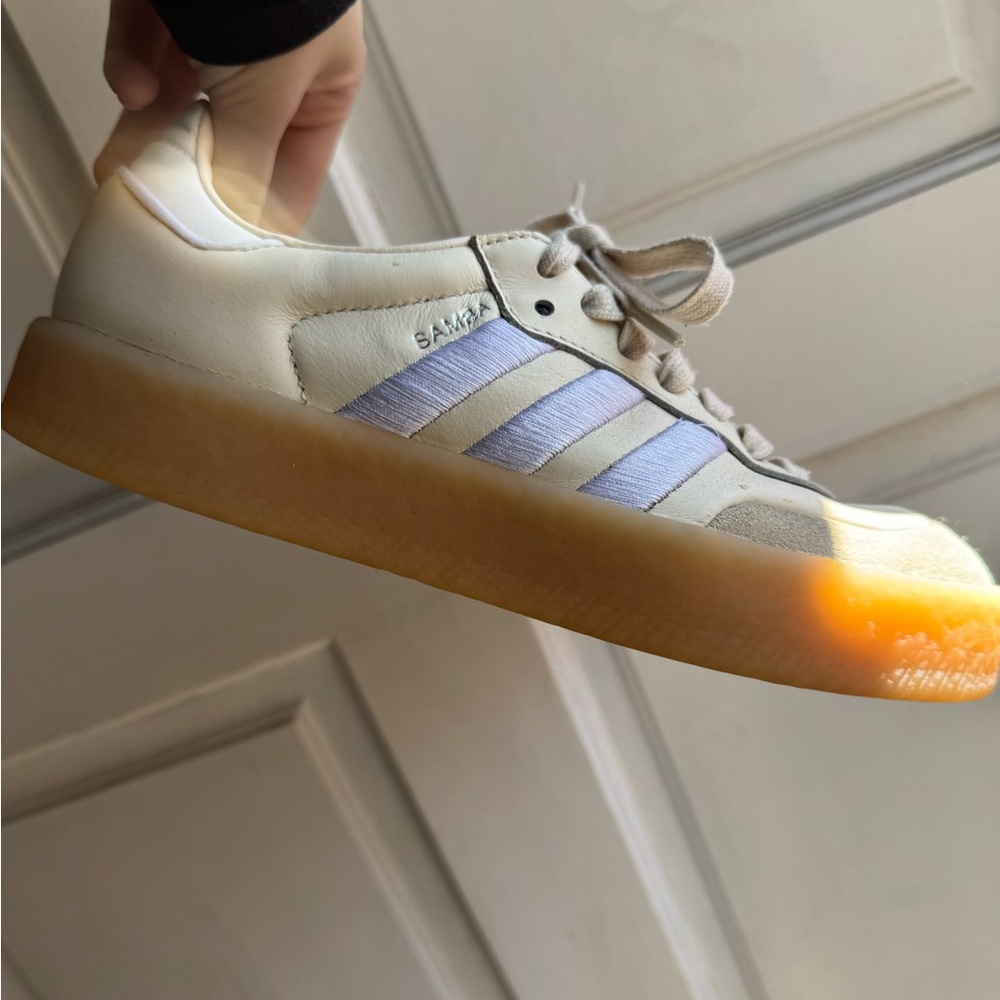 Sz 7 ADIDAS SAMBA Cream, tan and White Sneakers - Picture 3 of 7